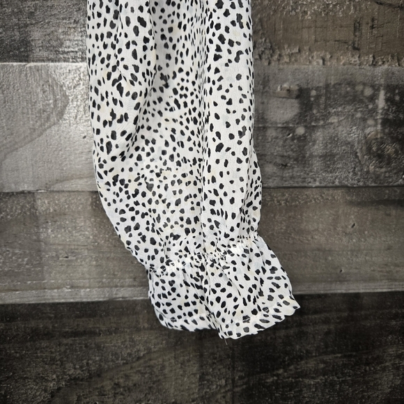 cropped smocked peasant sleeve blouse - Picture 3 of 5